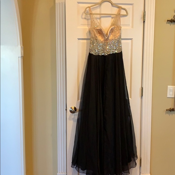 Dave & Johnny black gown with crystal detail. 9/10 - Picture 3 of 6